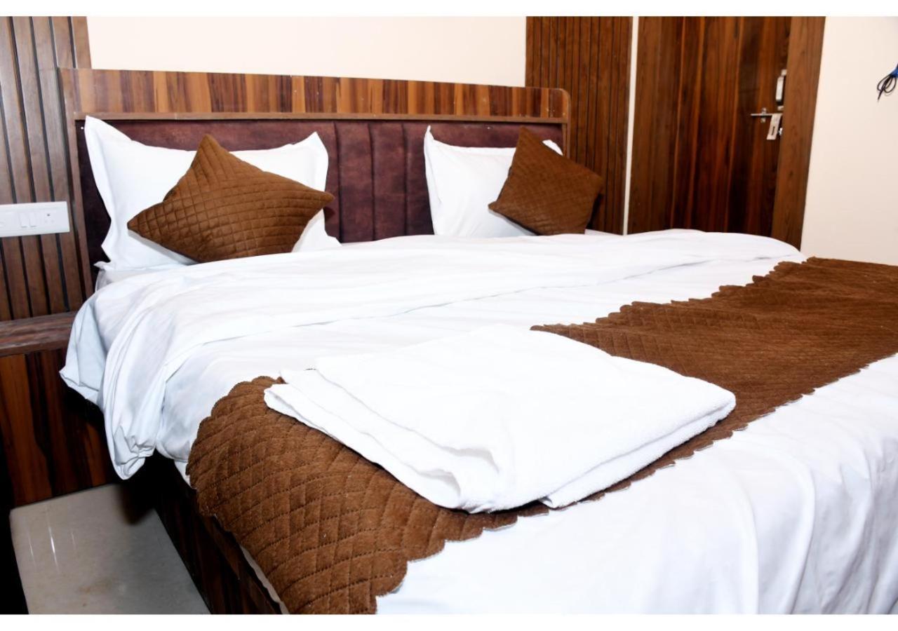 Tirupati Balaji Inn Bageshwar Dham Basari Экстерьер фото