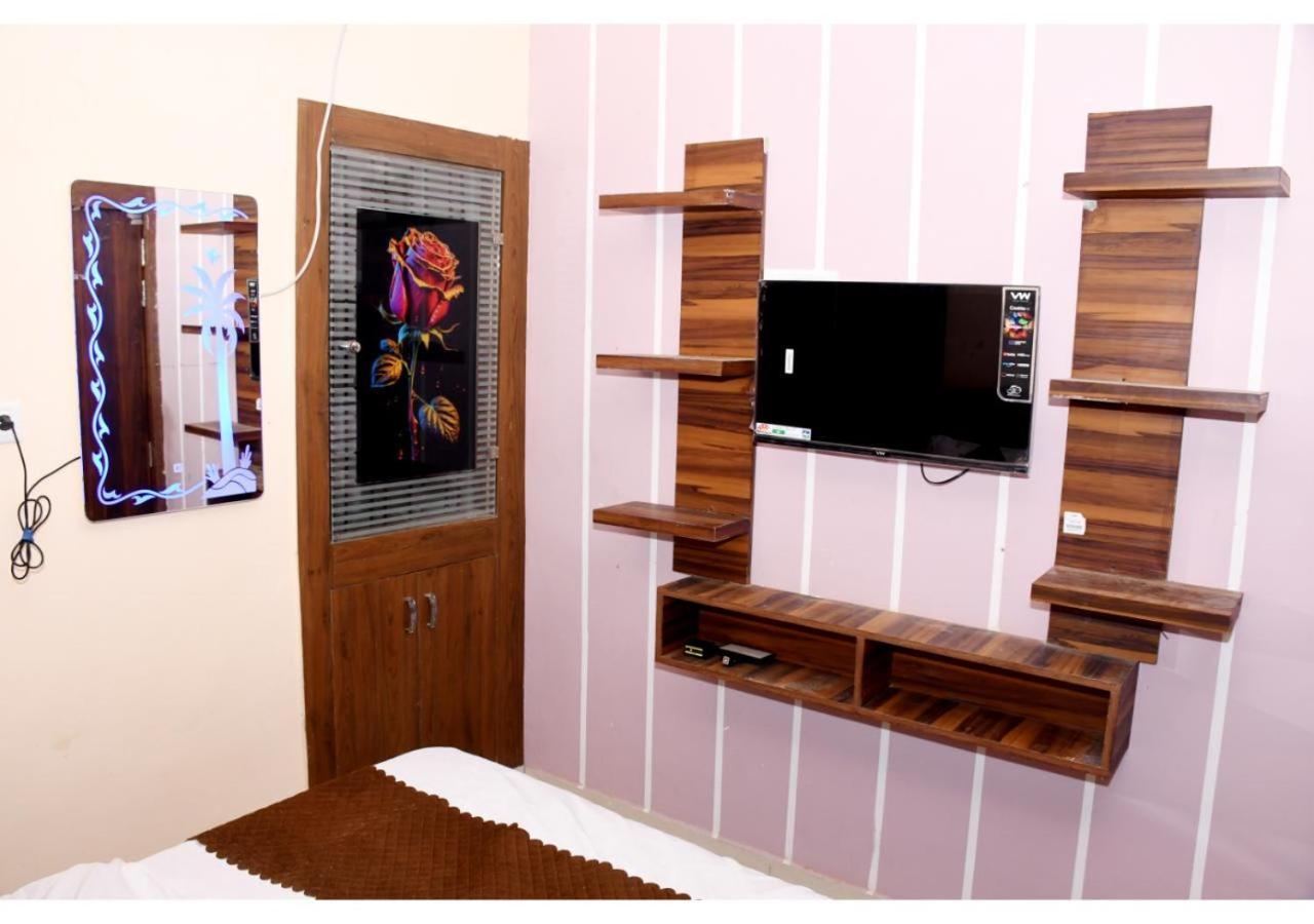 Tirupati Balaji Inn Bageshwar Dham Basari Экстерьер фото