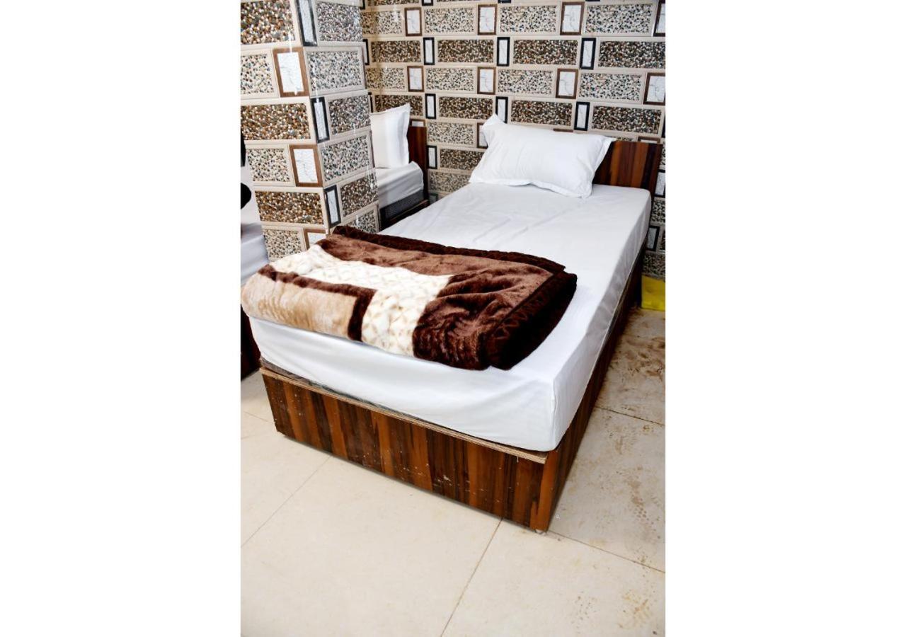 Tirupati Balaji Inn Bageshwar Dham Basari Экстерьер фото